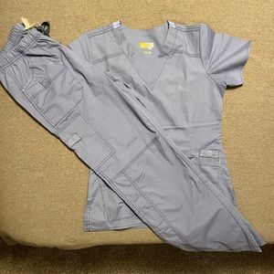 XS Blue Wonder Wink scrubs